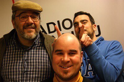 RadioManlleu's tweet photo. 😢 Els @manatisaterra s’acomiaden de Ràdio #Manlleu. Després de 8 temporades i 259 programes, aquest divendres (23h) faran el seu últim programa. Us trobarem moooolt a faltar, teniu les portes obertes de bat a bat! https://t.co/QxaYAX4SiE