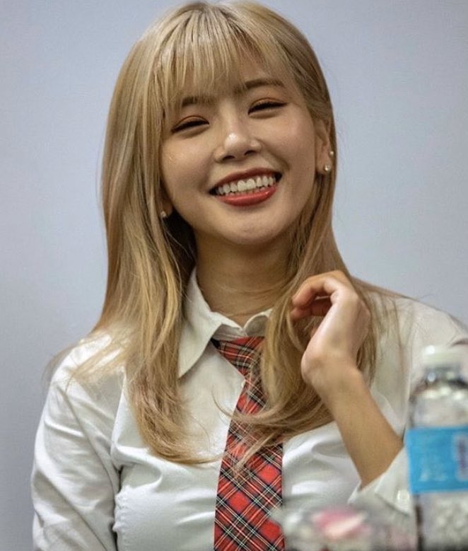 taespilltea's tweet photo. this is the most beautiful smile in the world https://t.co/LV09lh6WXs