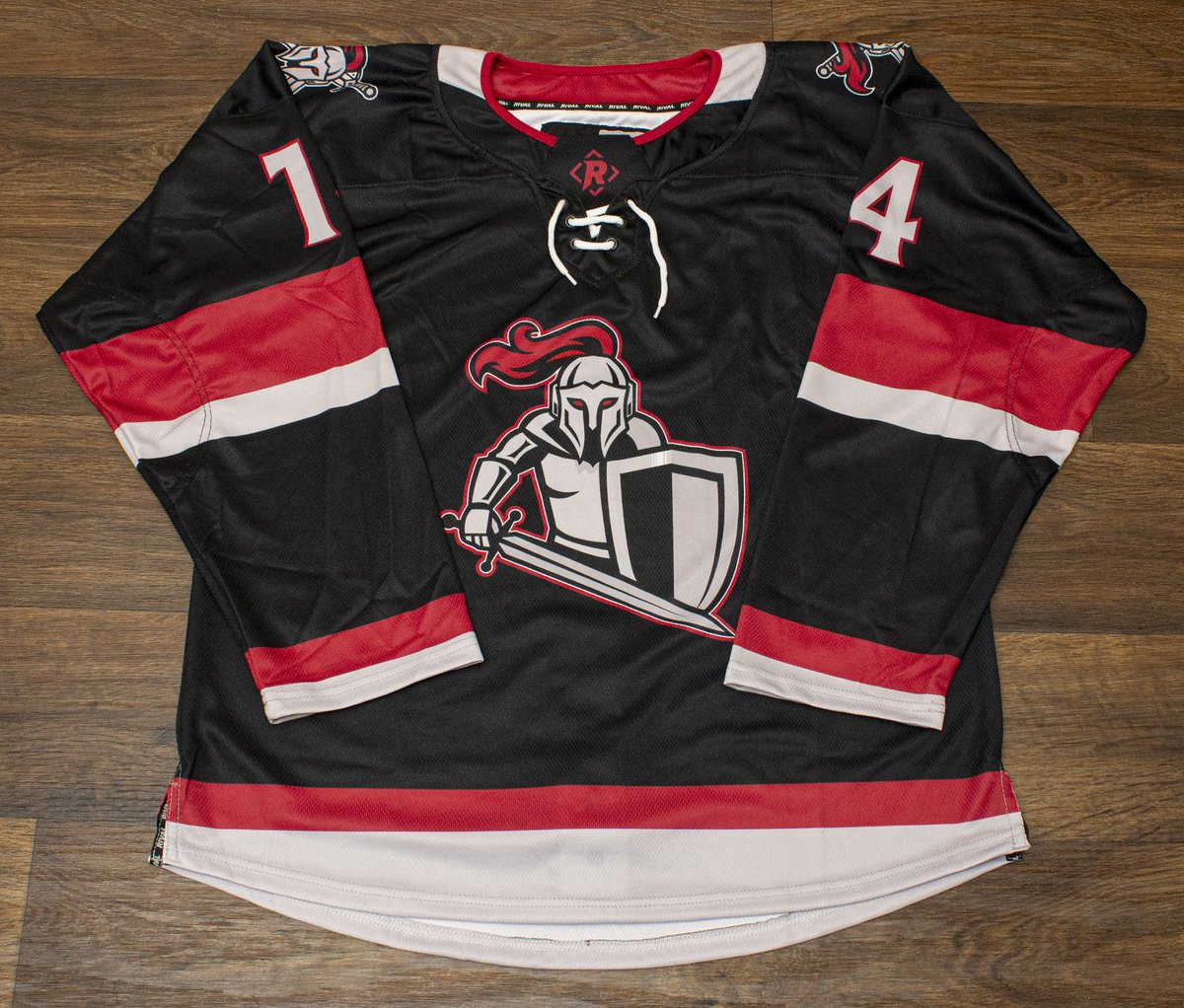 RivalHky's tweet photo. These Knights sweaters! ⚔😍 https://t.co/zQB2kxGWV6
