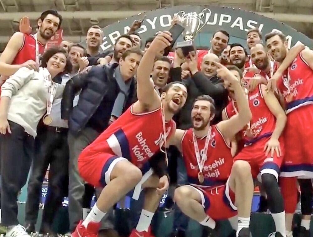 HuseyinYucell's tweet photo. Fotoğraflar 3 yıl arayla...
Bu ülkeye inanıyoruz.
Eğitim alanında olduğu gibi, spor alanında da yatırımlar yapıyoruz.
Karışılığını da aldık🐉
Daha da fazlası yapmak için çalışmaya devam...
Bahçeşehir Koleji Spor Kulübü 👉🏻#birkulüptençoköte https://t.co/Zs7jin5oML