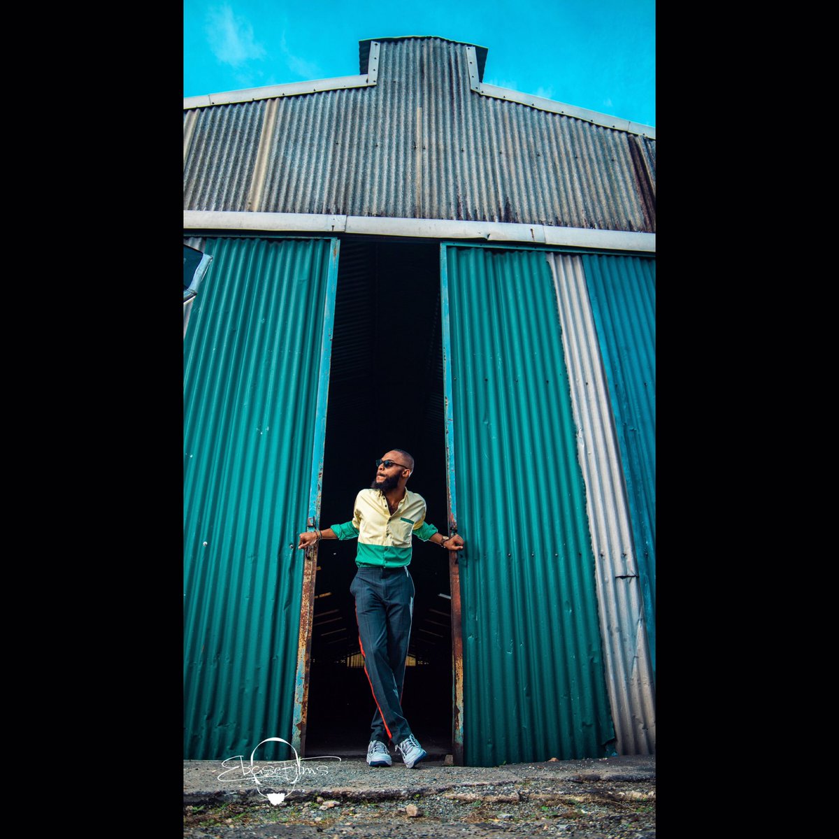 ebaselaga's tweet photo. Retro street vibes #style #fashion #skill #africa 📸@ebasefilms https://t.co/b1PN5YMbsZ