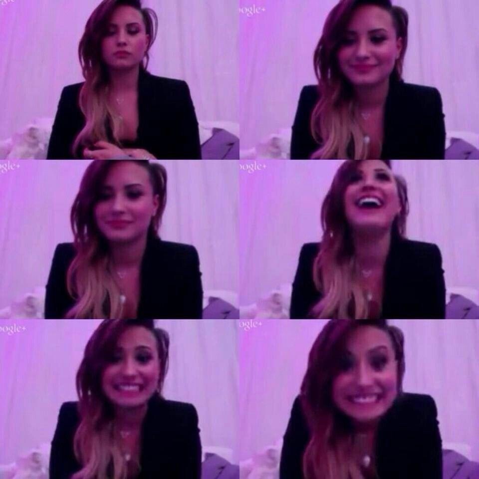 positionsza's tweet photo. E vamos de surto & trauma do fandom: Em comemoração de 1 ano do DEMI, Lovato resolveu comemorar com os lovatics, chamando o evento de #DEMIVERSARY, Demi fez live no YouTube. O surto do fandom por causa dessas velas não tá nem escrito. https://t.co/GYDdujcOVh