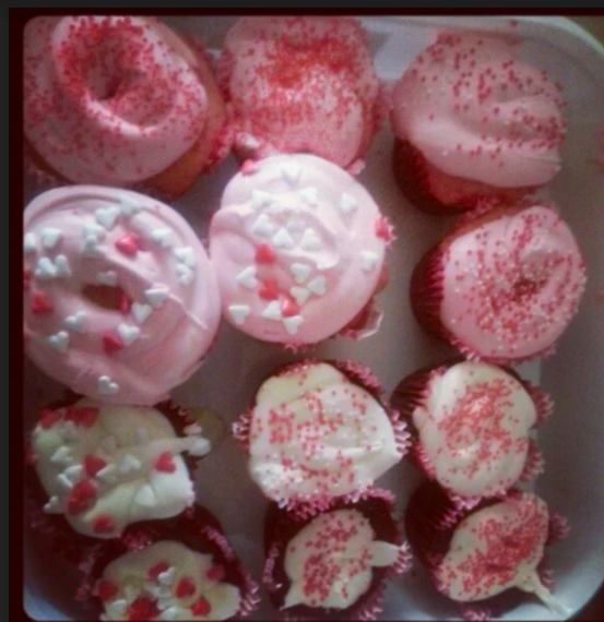 CES 5th graders got creative during remote learning; coding with Scratch, designing coasters, "imagining" the future, and baking cupcakes. See more projects on our site:  sites.google.com/franklinboe.or…