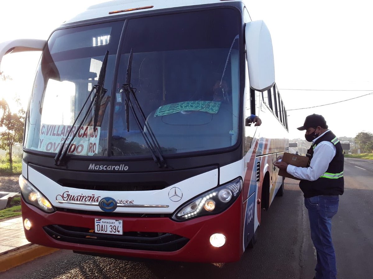 dinatranpy's tweet photo. #ControlEnRuta Desde que arrancó la cuarentena por #covid19 hemos procedido a sancionar a 103 unidades de transporte (15 de pasajeros y 88 de cargas). Instamos a los transportistas a regularizar la documentación de sus unidades para circular por las rutas del país. https://t.co/kmdsWbRX8W
