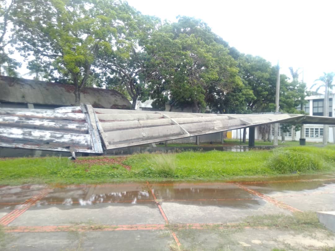 Nos solidarizamos con la UCV, quien también  sufre daños en su infraestuctura, tras casi 20 años de asfixia por parte de este régimen.