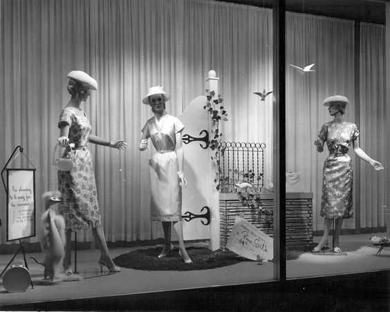 #vintagemannequins #Windowdisplays