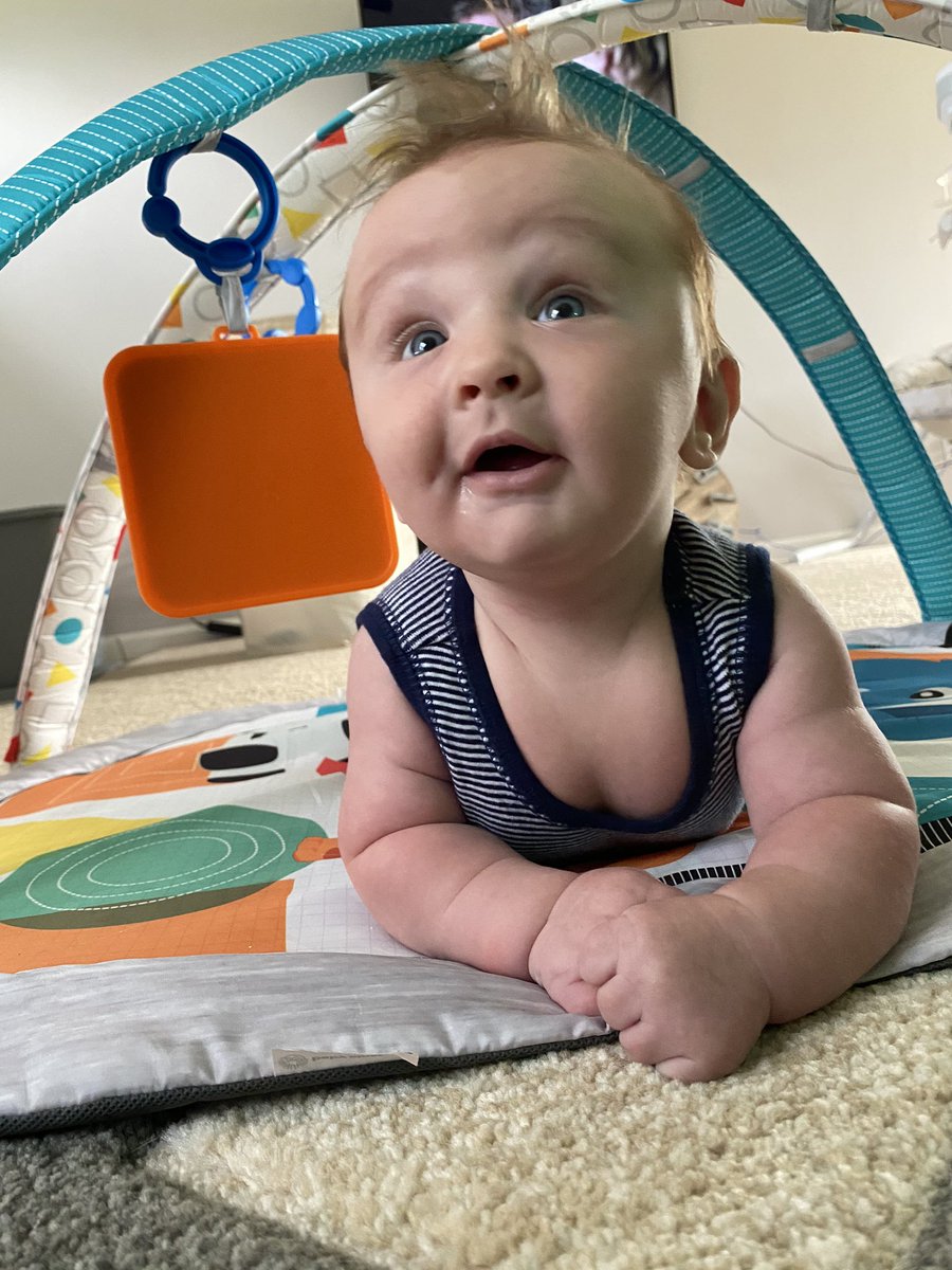 SarahLizz_96's tweet photo. Boys got more cleavage than most girls. #chunkybabe https://t.co/tAbXLnPHoW