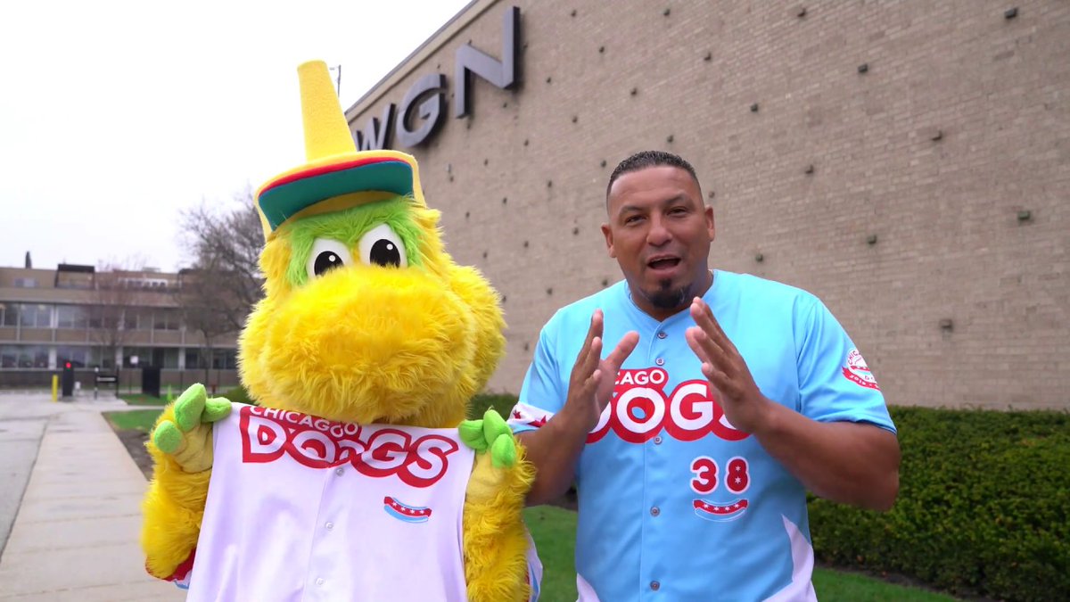 Yeah, OK, this seems like a good place to stop.So who else? Respond to this thread with a Chicago athlete who looked weird in another uniform.