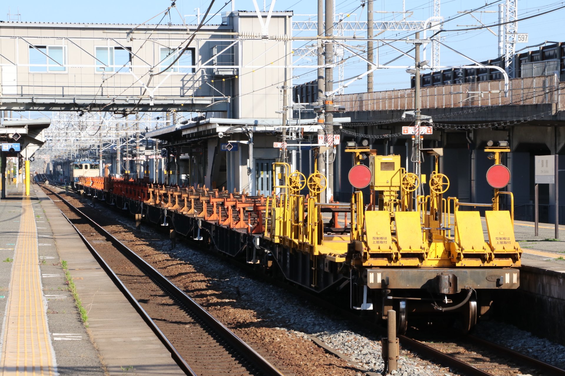 チキ5500形貨車（JR西日本仕様）が入線しました。 TOMIX 98832