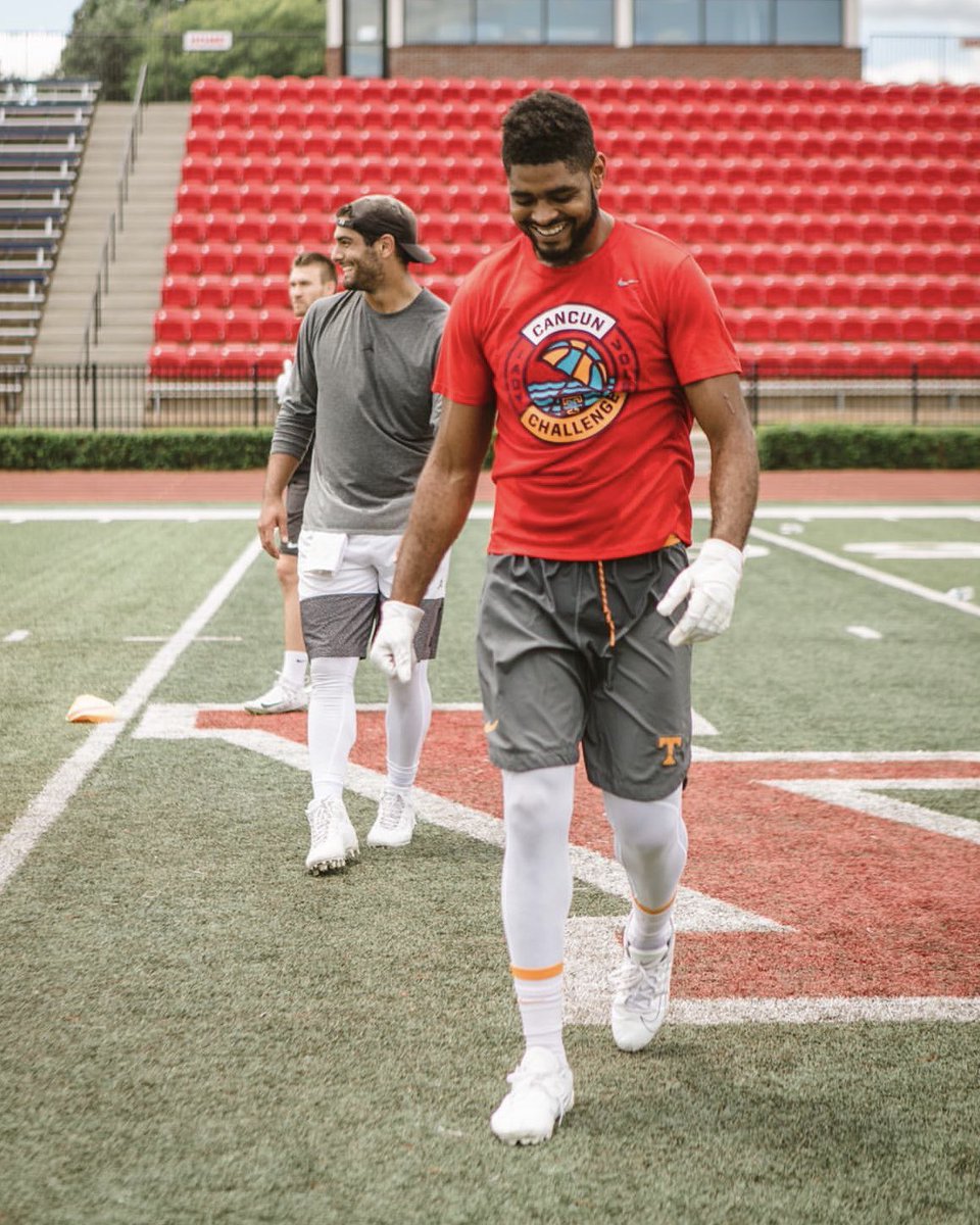 Vol_Football's tweet photo. Jauan and Jimmy G putting in work together 💪 https://t.co/4bvDcNzoDj