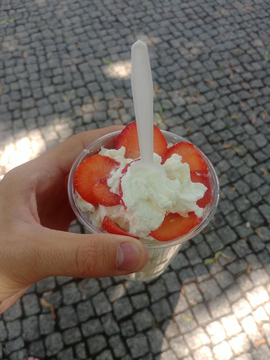 amrollbia's tweet photo. ⚠️ warning: this tweet contains tasty media, too! ⚠️
😋
#BCDD ist Eis essen. https://t.co/sDSCEkSn3a