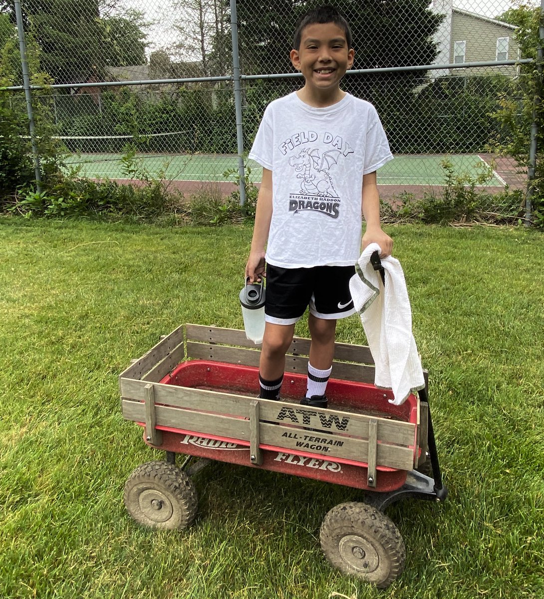 Let the #HSDfieldday festivities begin! 🎉🏈⚽️🏀🎉! (((❤️))) #schoolfieldday2020  ||PC:⁦<a href="/ToniMuskett/">Antonia Caruso 📷</a>⁩ #TONI🇺🇸