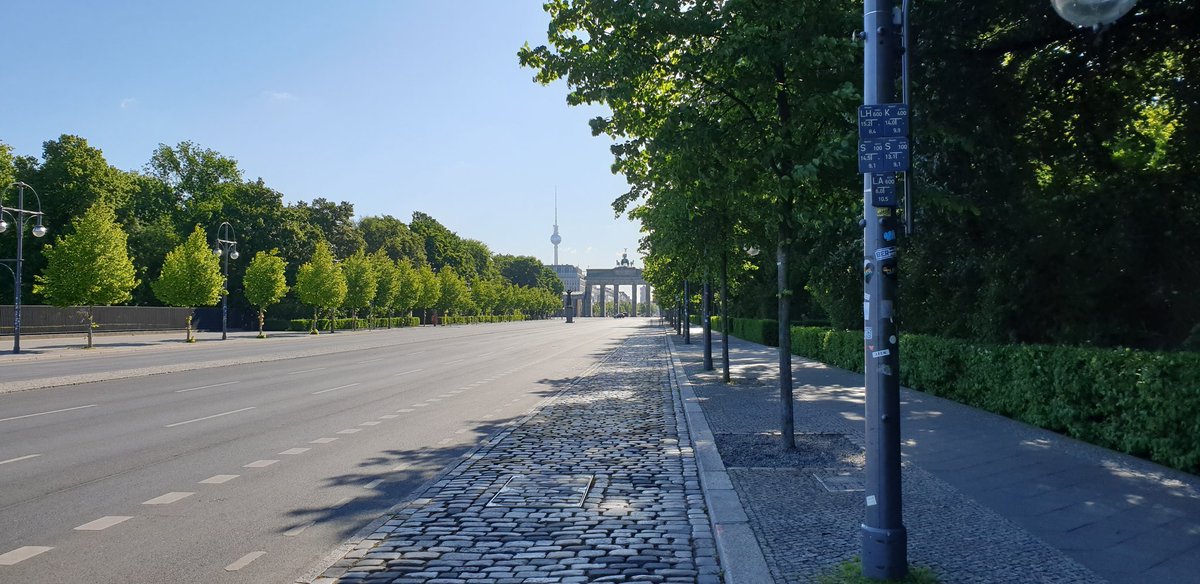 So today is 17th June.You may not have ever heard of the significance of this day, but you'll almost certainly have visited Straße des 17. Juni in Berlin if you've done the tourist bits (pictured below).[thread]