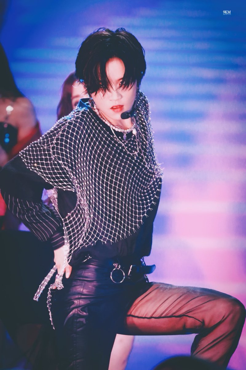 [🔥] 200617 
คาริสม่าแรงมากเลยค่ะ🥵

© 9KM_陆柯燃 
#Lukeran #陆柯燃 #ลู่เคอหราน #THE9