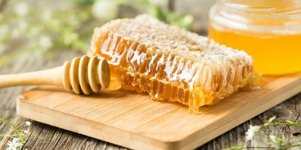 panoramanow's tweet photo. Four Ways That Raw Honey Can Benefit Your Skin Four Ways Raw Honey Benefits Skin #eczema #psoriasis #Facemask #HealthAndBeauty #BeautyTips #Skincare #SkinRashes #Sunburn #Blemishes #SkinEffects #RawHoney #Honey #Beauty https://t.co/gjiPy7fSXg https://t.co/c7ljQTMff8