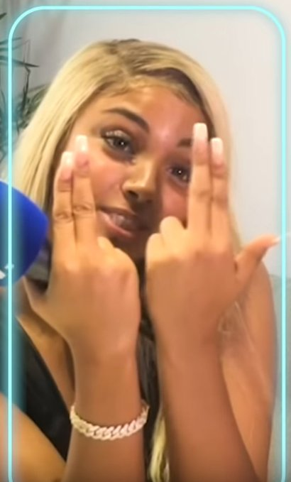 Wejdene

TU PRENDS TES CALECONS SALES ET TU HORS DE MA VUE