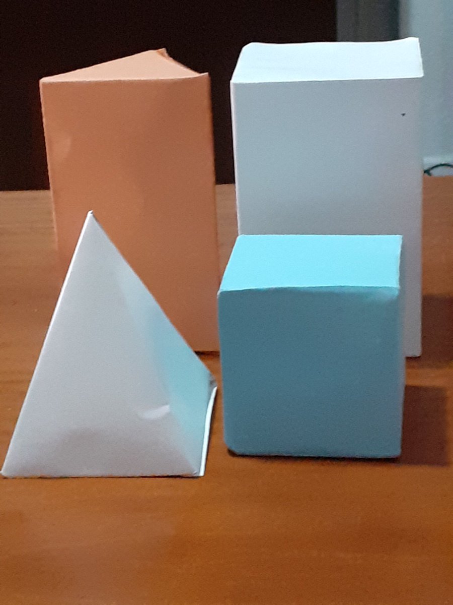 divpasmad's tweet photo. Incansables los alumnos de #6ºprimaria con las #Matemáticas. !Qué bien hacen los #cuerposgeométricos! #gracias #somosfranciscanas #confianza https://t.co/buIr2GbE2G
