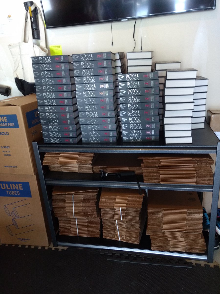 Robin Hobb On Twitter I Ll Be Signing A Few Copies Of The Illustrated Royal Assassin Tomorrow If You Ordered From The Signed Page Your Copy Is In Here If Not Well