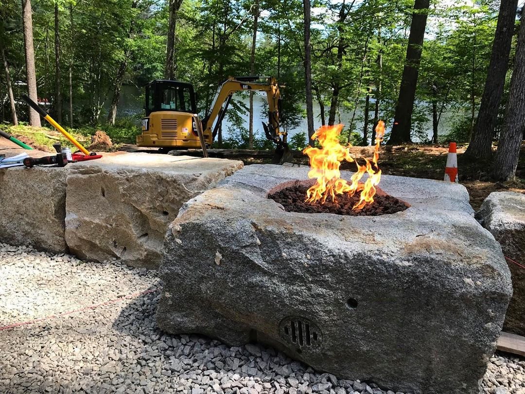 here are just no limits to what we can do to create the outdoor space of your dreams! 
📸 @firepitsdirect 
@jcstonemaine
<a href="/pleasanthill_me/">Pleasanthill_Norway</a>