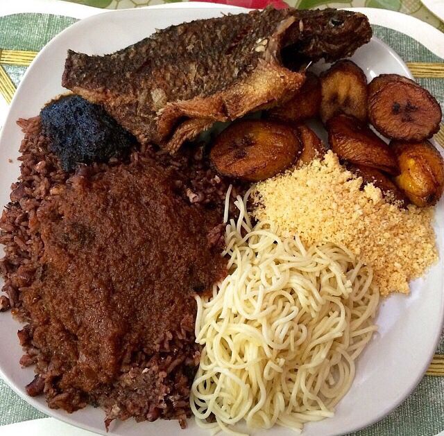 omar_saint1's tweet photo. How much will you buy this waakye in your area.
Ma area 10gh and you 
#WaakyeLivesMatter https://t.co/VqJm8luI2W