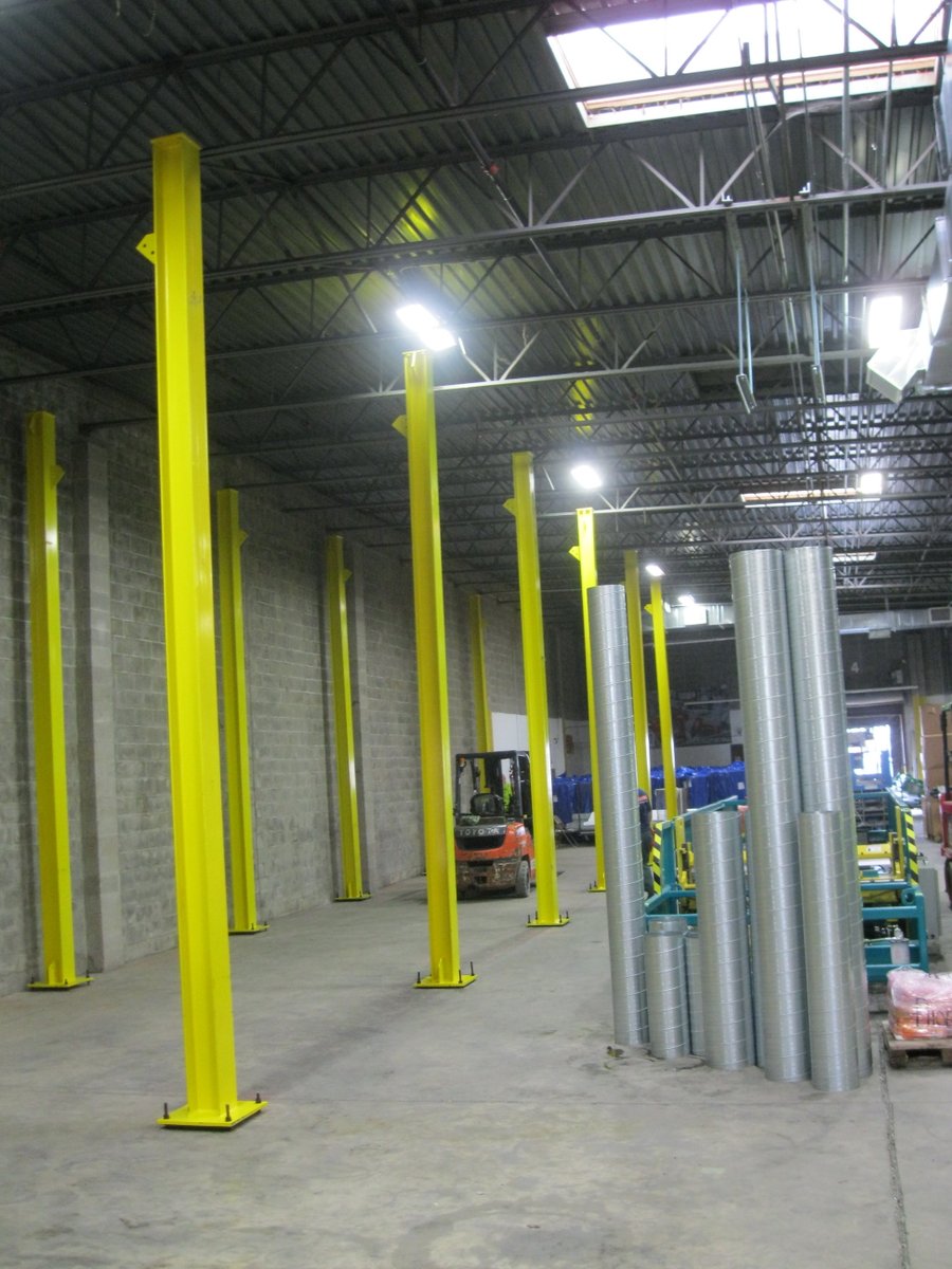 WeMakeDuct's tweet photo. Setting up for the #crane #installation of our new #IowaPrecision #CoilLine
https://t.co/0PgL6EJSPe https://t.co/zOYMDJsMi1
