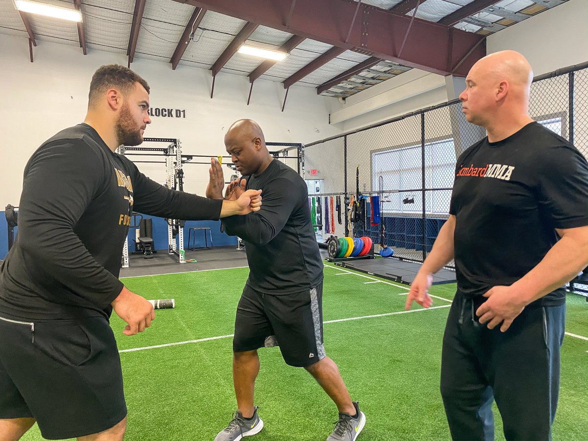 LombardMMA's tweet photo. MMAFx welcomes @AsylumSports as a new MMAFx Hand Fighting &amp; Speed Training affiliate! They are the only affiliate MMAFx Level One Certified Coaches facility in the New Jersey, Northeast, &amp; Tri-State region. 🏈 #football #dlne #Coaches #NewJersey #defensiveline https://t.co/dV2wraM81I