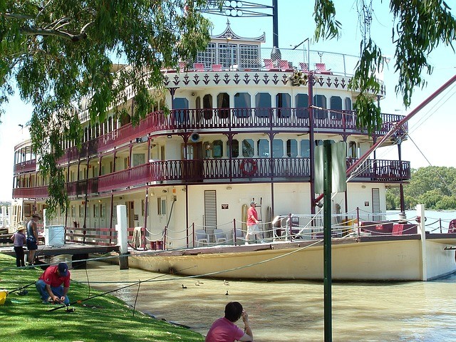 Photo By ericaowens64 | Pixabay 
 #paddlesteamer #paddle #boat #pádel #paddling #paddle #victoria #riverpaddling