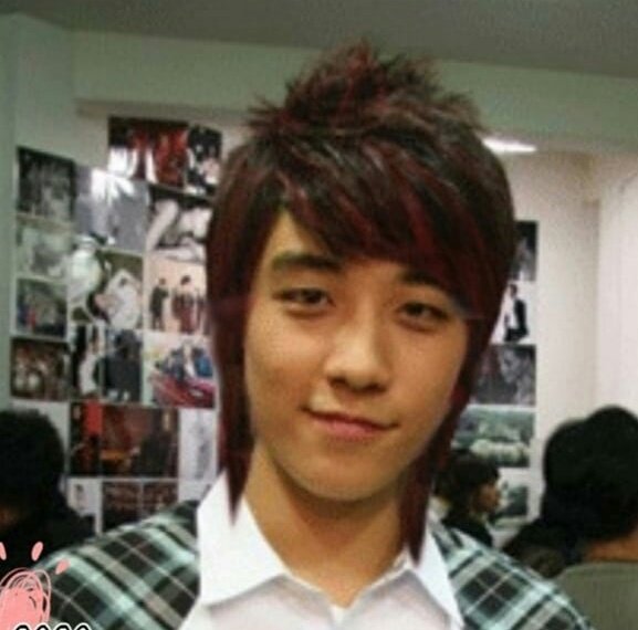 D-455white tee with questionable design? black & red hair? combed with glue?bring emo-ri back. 