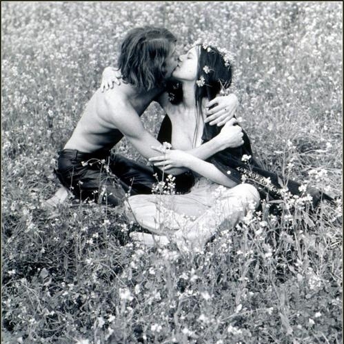 The Diggers & their Hippie guests strongly defended their new utopia. As one Hippie put it “We are creating a new kind of art; a new kind of human relationship & a new family relationship.”The Hippies shunned traditionally monogamous relationships for polyamory. FREE LOVE BABY!