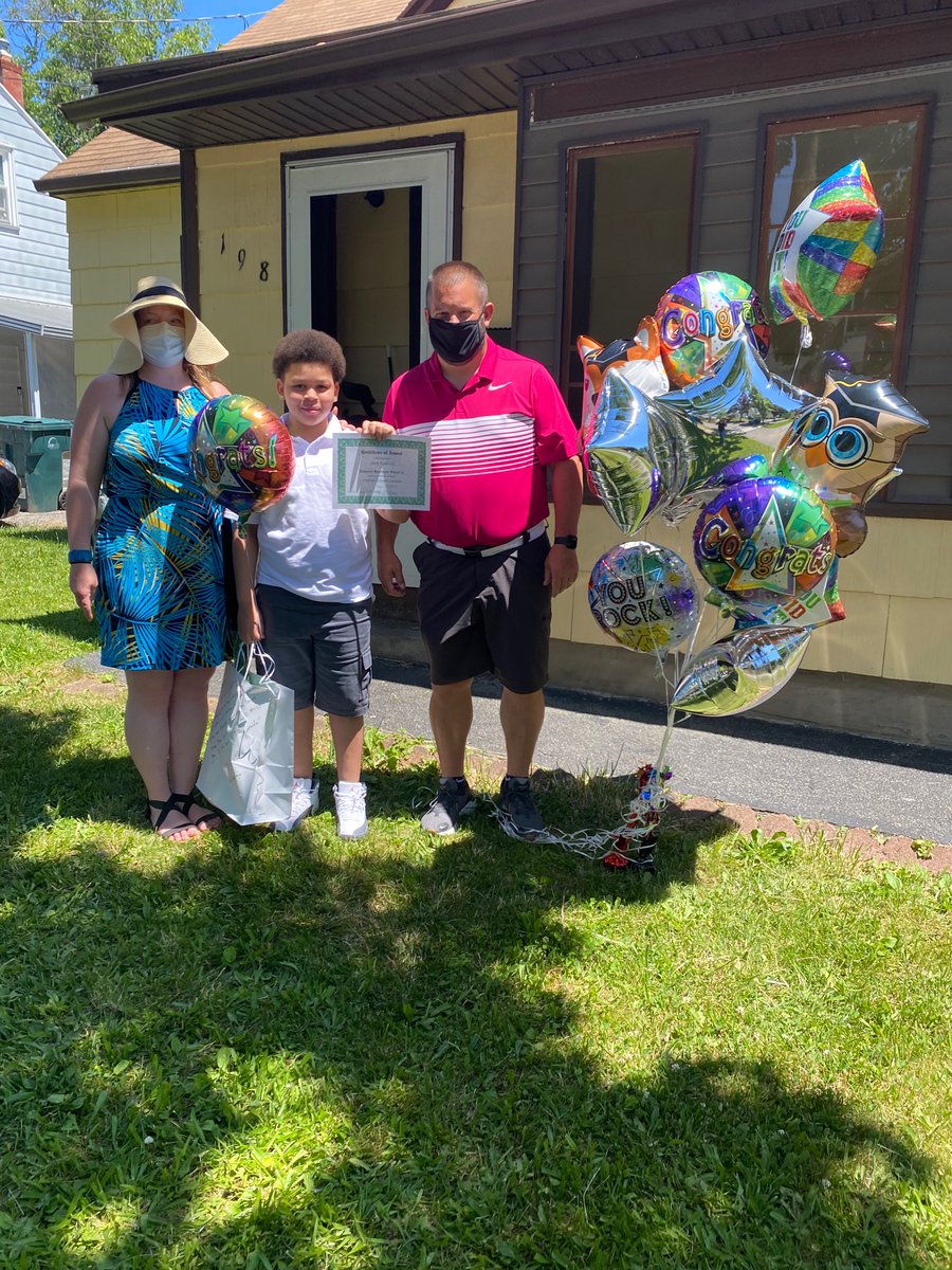 RobConsaul's tweet photo. More visits to our awesome school #25 6th soon to be 7th graders! Congrats everyone 🎉🎊💚!@RCSDsch25 @SheelaWebster @LCMLessons https://t.co/801Lf3WKBQ