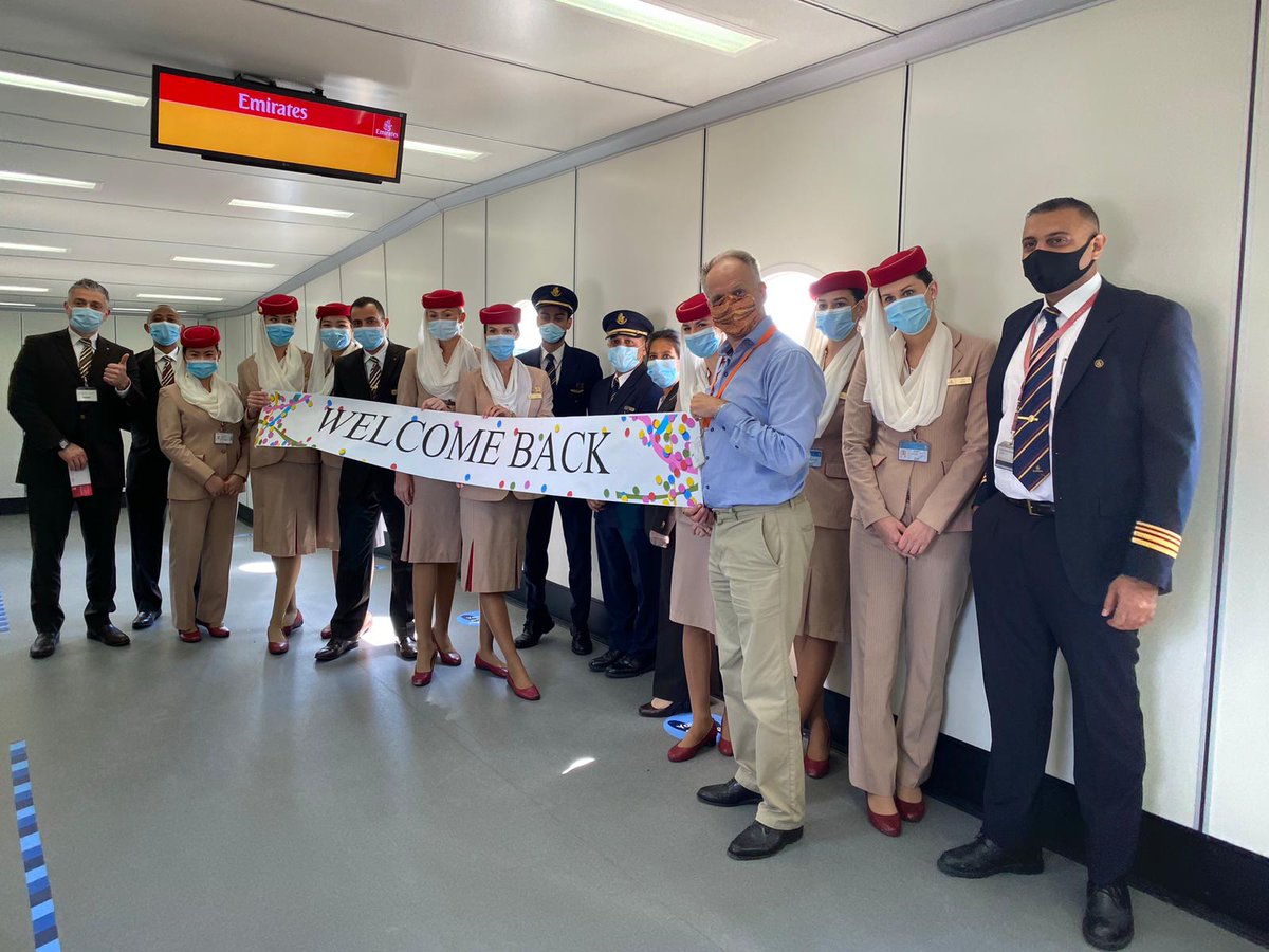 Welkom terug! Vandaag vertrok de eerste Emirates vlucht met passagiers weer vanaf Schiphol. Reizigers kunnen nu met drie wekelijkse vluchten weer veilig van en naar Amsterdam vliegen.