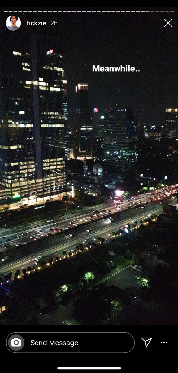 DebrithaDewi's tweet photo. Dari instastory temen..
Kangen deh..
Kangen citylight..
Kangen cityspace..
Kangen ngantor lyfe! 😆
Kelamaan tinggal di desa sik..ga pernah keluar pula! Bye! 😂 https://t.co/wzeRCTHG9Q