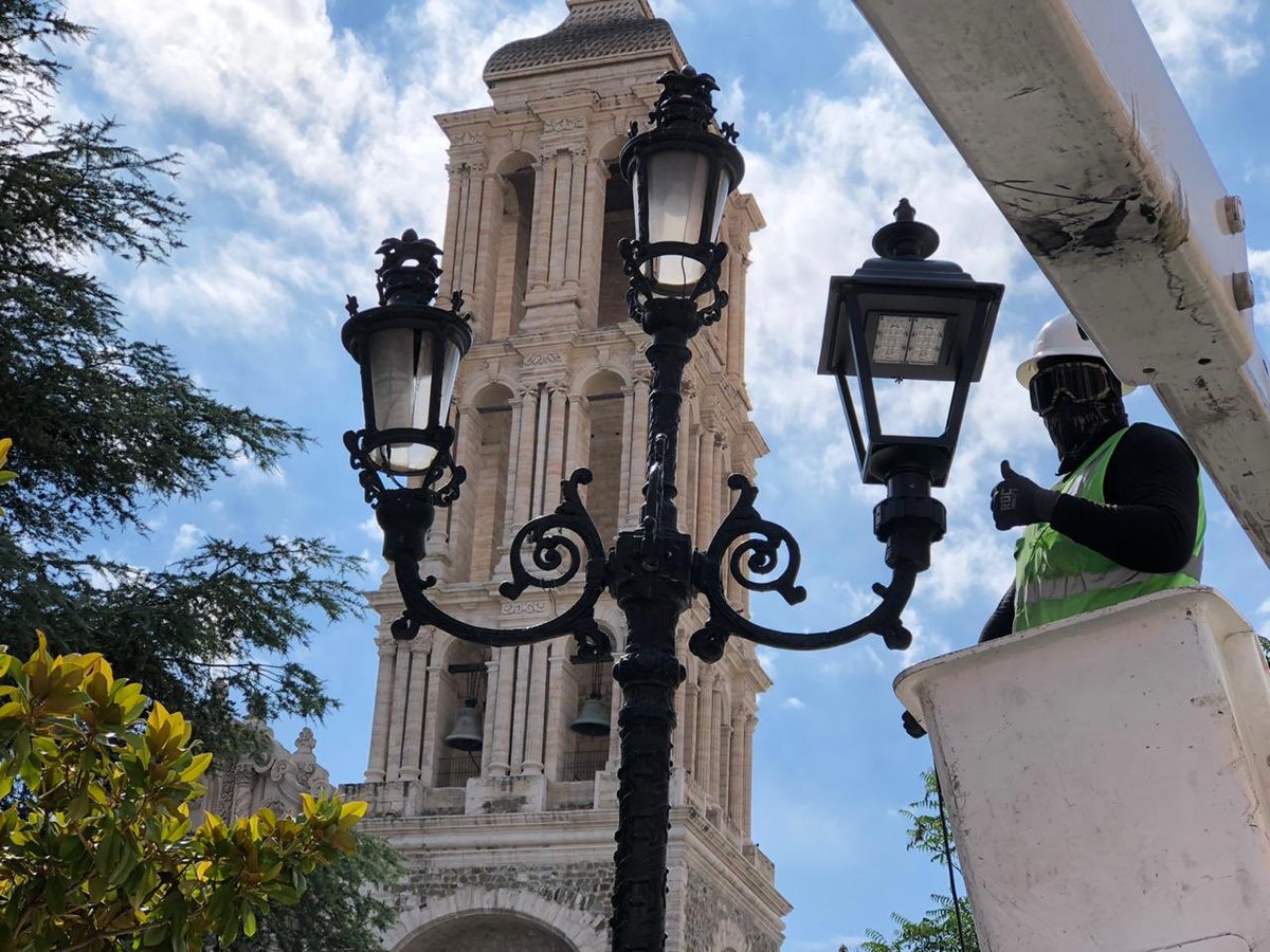 saltilloseprend's tweet photo. Gracias al programa #SaltilloSePrende el alumbrado público de #Saltillo ya cuenta con tecnología 100% LED. ¡Estamos cumpliendo con #ResultadosContundentes! https://t.co/PzBrLDDMrK