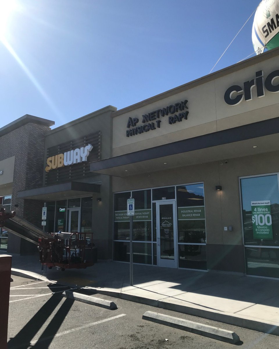 ApexNetworkFran's tweet photo. Things are progressing at our new Southwest Tucson, AZ clinic! We are so excited to see this clinic all set up. Stay tuned for more behind the scenes photos of our newest clinic!

#ChooseApexPT #ComeHealWithUS #TucsonAZ https://t.co/OWLk1fjnTP