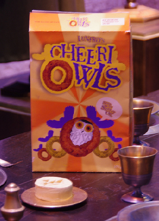 Potterhead Posts ar Twitter: "A box of the wizarding breakfast cereal "Cheeri-Owls". https://t.co/v4PRmdQB5x" / Twitter