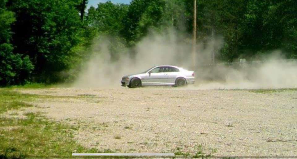 SuamicoPolice's tweet photo. The Village of Suamico is looking for assistance identifying the driver of this vehicle regarding damage done to the Reforestation parking lot on Sunrise Rd. https://t.co/ZzJG8ubtMn