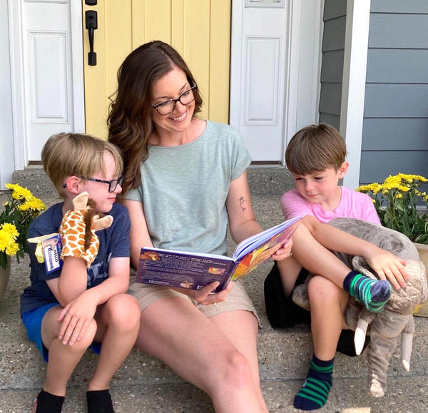 TheOldhamEra's tweet photo. Stephanie Logsdon, a Crestwood resident, is the author of a new children's book. https://t.co/enswrJI4Ey https://t.co/UklOuK7kTh