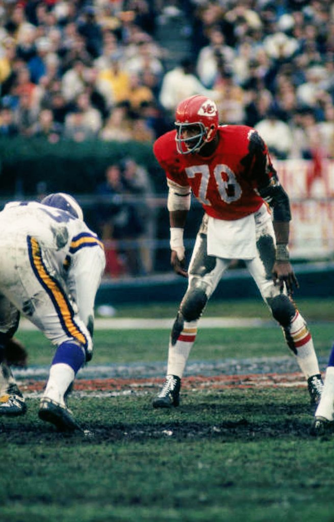 Happy 80th birthday to former Chiefs pass rusher, Super Bowl IV champion and Pro Football Hall of Famer Bobby Bell. 