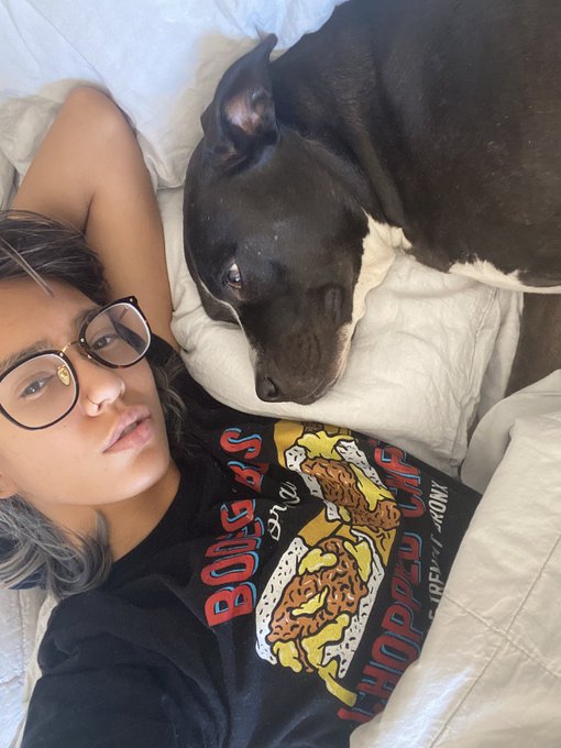 some pics of me and the ham lady https://t.co/bCxiYSPoN5<a href="/tag/newprofilepic"class="tags"><span>#newprofilepic</span></a>