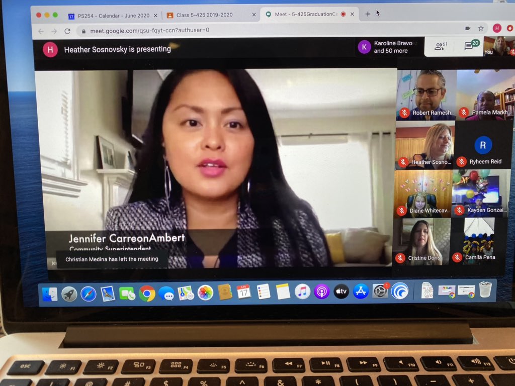 Ps254queens's tweet image. Congratulations on your graduation class 5-425! 🥳🎉🎓