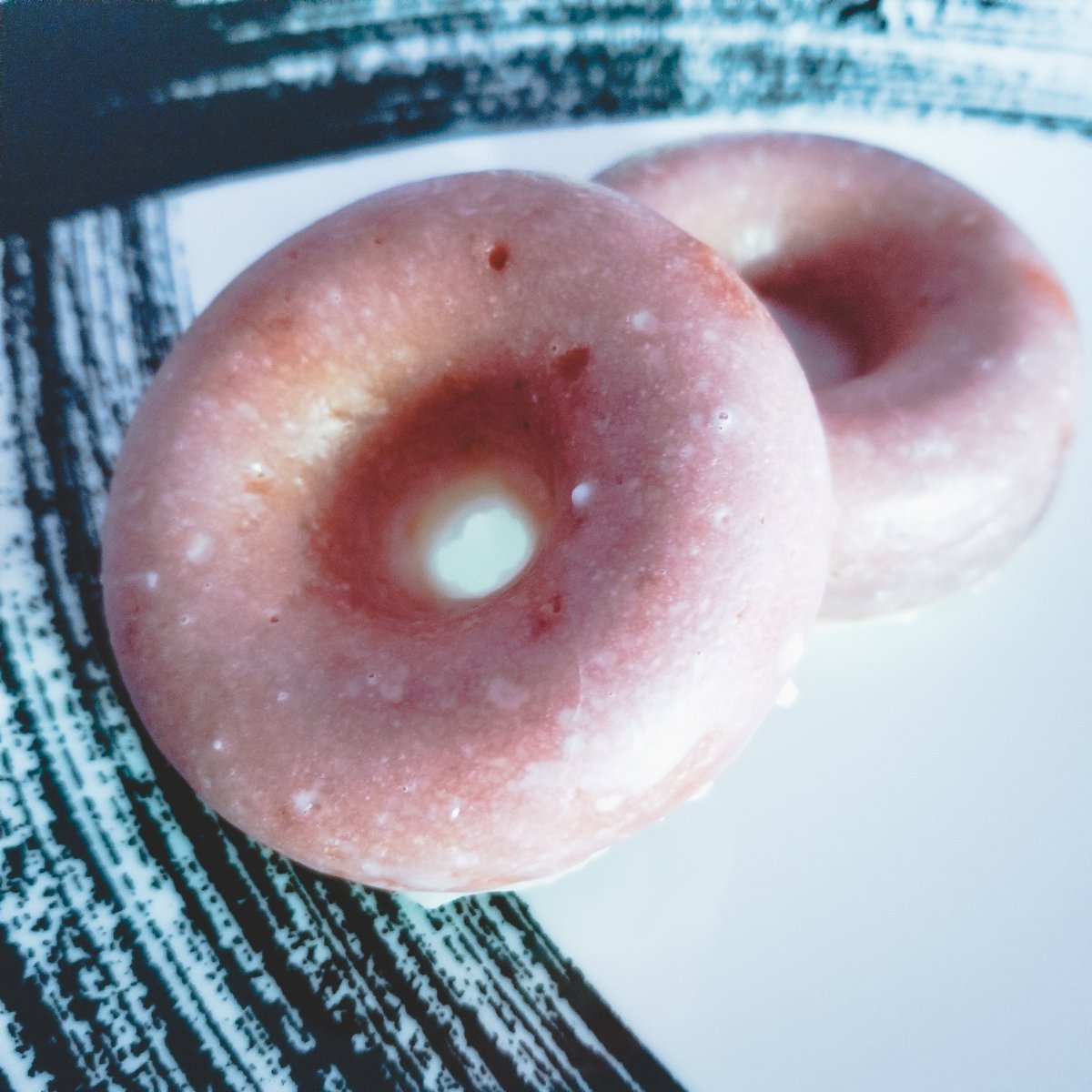 Jamie_Lin's tweet image. Glazed donuts! Baked cake style yummies made in the #pamperedchef #minidonuts pan! 🍩

#donuts #homemade #donut #cakestyle #glazed #glazedandconfused #glazeddonut #breakfast #breakfastrecipes #nutmeg #yummiesinmytummies #baked #delight