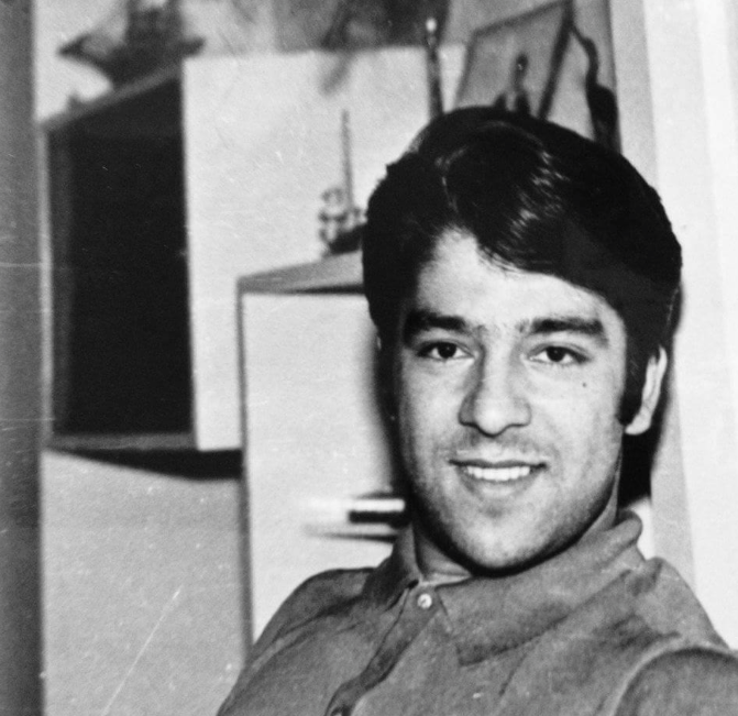 He attracts global audiences who perceive him as that symbol of change and their aspirations. Indeed,  #AhmadZahir is not the “Afghan Elvis.” He is so much more.  #freedomofspeech  #love  #humanity  #dissent MM 16/16