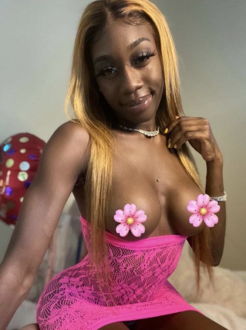 2 pic. Follow this cutie @_sweetprincessk and throw some money her way! ?

???
Now this hot girl Is a