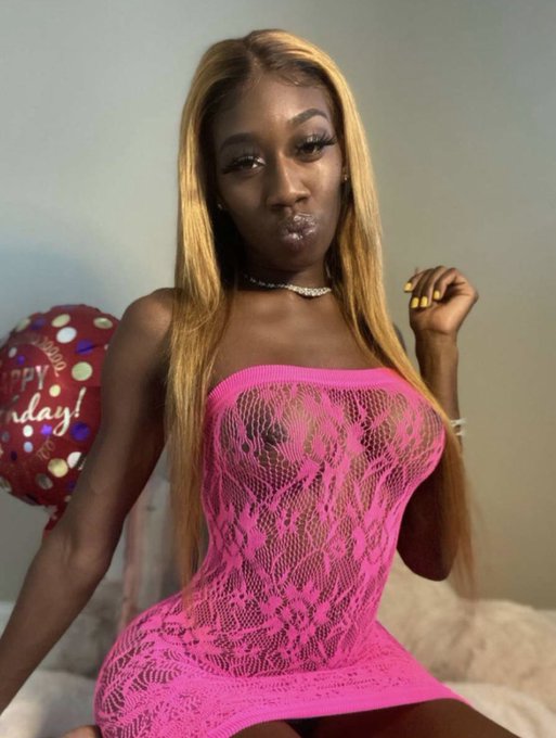 1 pic. Follow this cutie @_sweetprincessk and throw some money her way! ?

???
Now this hot girl Is a