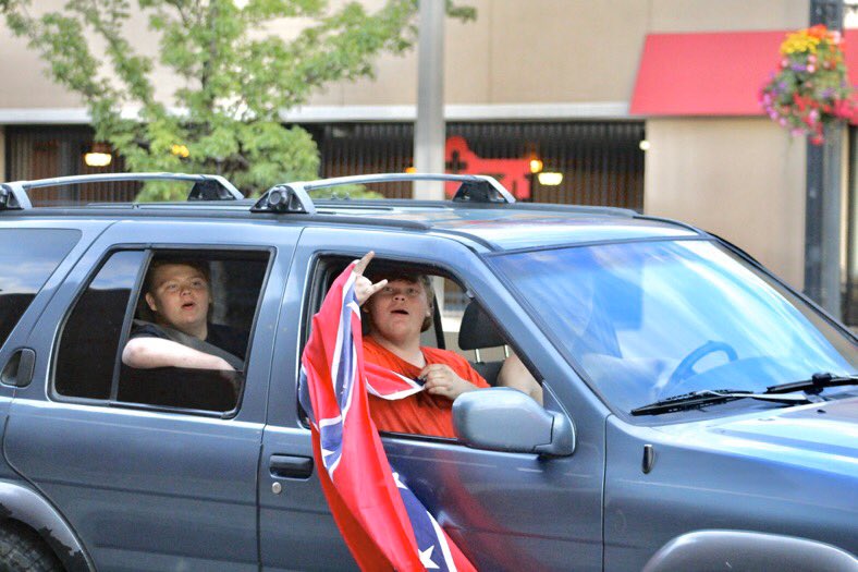 SunnyDeceased's tweet image. I figured they look familiar 🤔