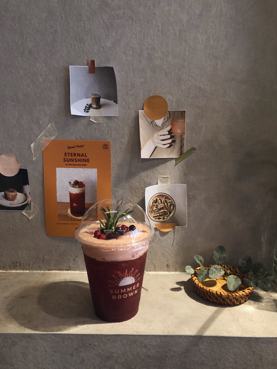 evwicango's tweet photo. 🌞🤎 summer brown : คาเฟ่นี้น่ารักมากกกก อบอุ่น กาแฟดี เพลงดี ดีไปหมดเลย อยู่แถวฟอร์จูน พระราม9นะคะ #รีวิวคาเฟ่ #cafebkk #bkkcafe #cafeteller https://t.co/6zWk3vfXKP