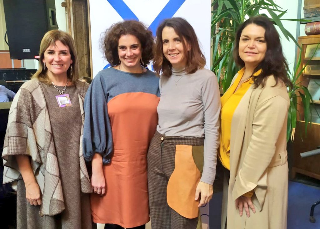 HOY | Se llevó a cabo el lanzamiento de #DestinoDiseñoUY, un portal de difusión y de venta online de productos y servicios de diseño uruguayo. Participó la vicedirectora ejecutiva de #UruguayXXI <a href="/IBonicelli/">Ines Bonicelli</a> y gta. de <a href="/MarcaUruguay/">Marca País Uruguay</a> Larissa Perdomo. 
+info: destinodiseño.uy