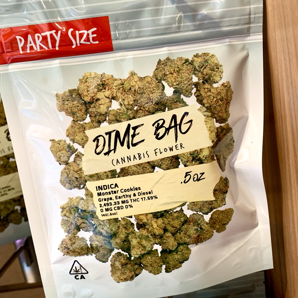 goldenst8greens's tweet photo. Sure, it says, "PARTY SIZE," but we won't judge if you keep it all for yourself.
#partysize #dimebag #halfoz #halfounce #indica #cannabis #cannabisdaily #cannabiscommunity #cannabislife #monstercookies #weed #dispensary #sandiegodispensary https://t.co/zDQMqYuDA8