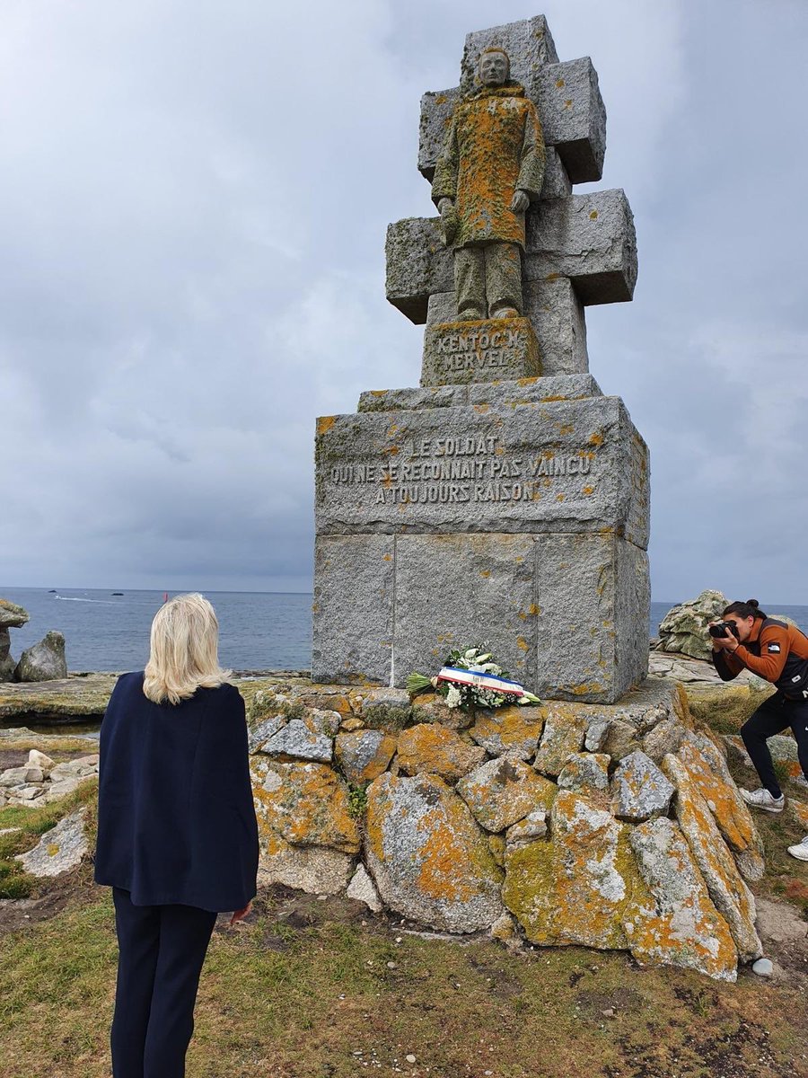 MLP_officiel's tweet image. Hommage aux héros de la France libre, sur l’île de Sein. 

Dans ces temps d’effondrement et de renoncement, puisse leur esprit de résistance nous inspirer et guider notre action. MLP
