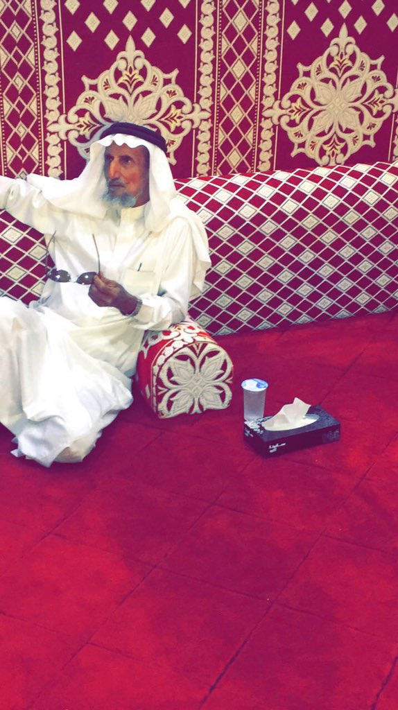 at_3r's tweet photo. الآباء شعله الحياة التي لا تنطفئ .
حفظك الله ي والدي الغـالي من كل مكروه
 #يوم_الاب_العالمي https://t.co/CrStkldn9u